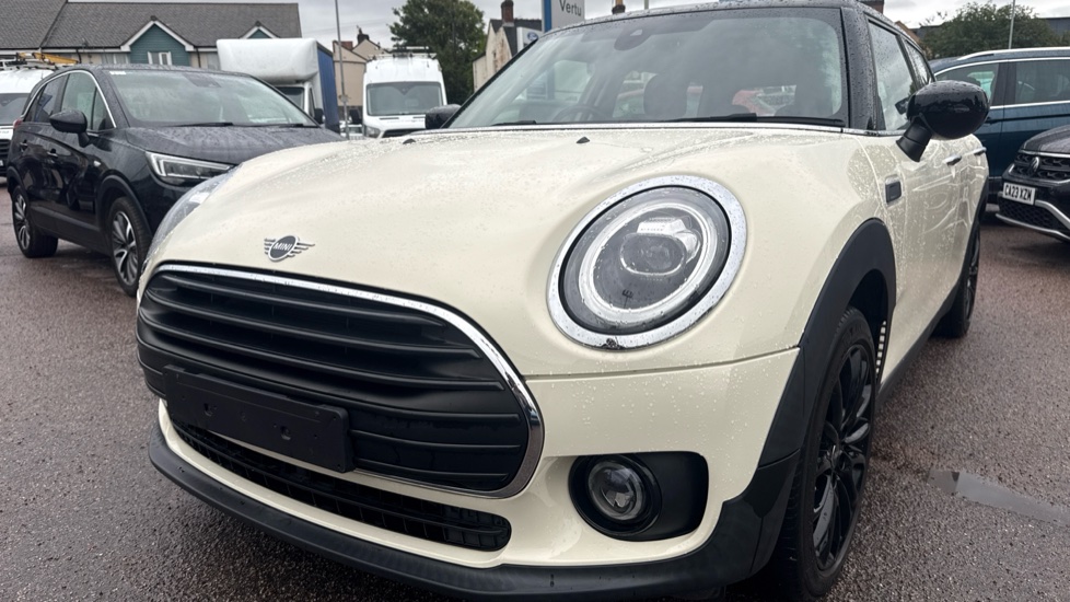 MINI Clubman 1.5 Cooper Classic 6dr Petrol Estate - Image 31
