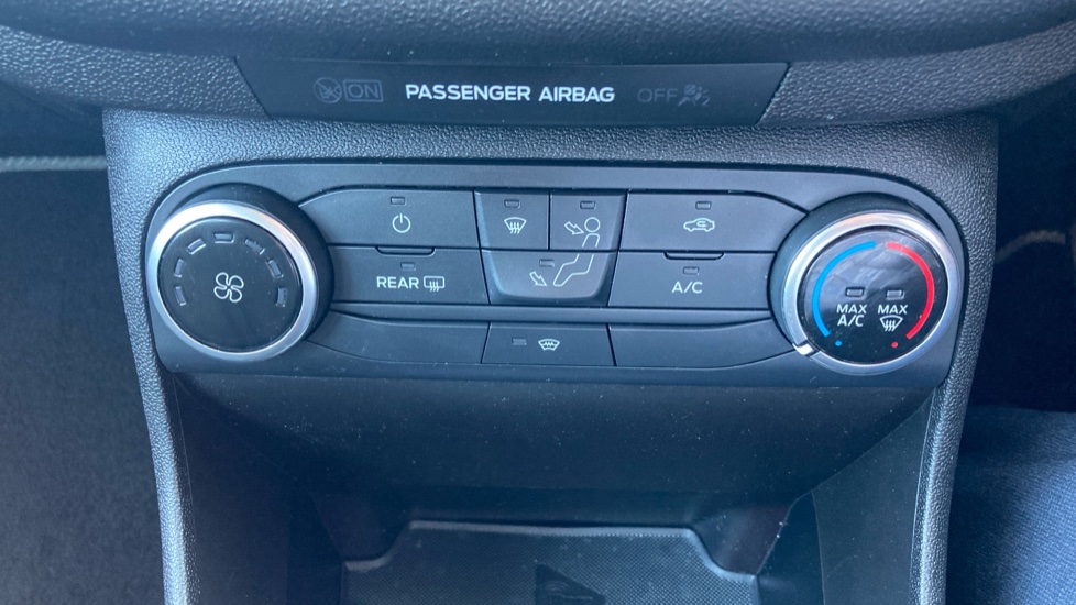 Ford Fiesta 1.0 EcoBoost Zetec 3dr Petrol Hatchback - Image 22