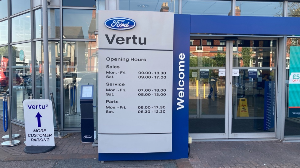 Ford Fiesta 1.0 EcoBoost Zetec 3dr Petrol Hatchback - Image 31