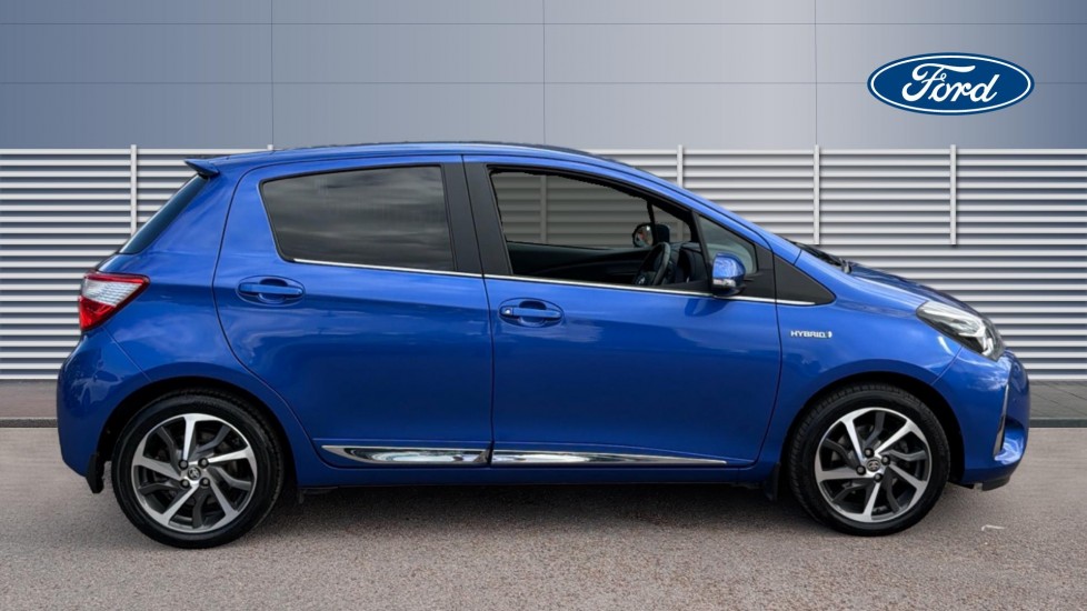 Toyota Yaris 1.5 Hybrid Excel 5dr CVT Hybrid Hatchback - Image 5