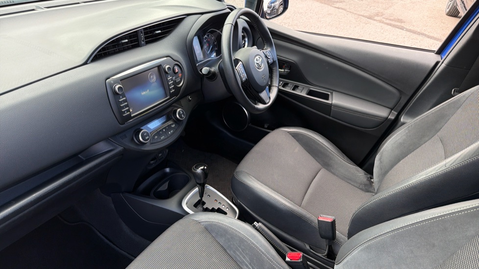 Toyota Yaris 1.5 Hybrid Excel 5dr CVT Hybrid Hatchback - Image 9