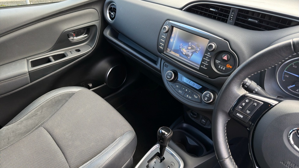 Toyota Yaris 1.5 Hybrid Excel 5dr CVT Hybrid Hatchback - Image 14