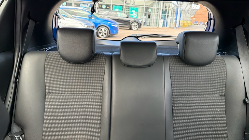 Toyota Yaris 1.5 Hybrid Excel 5dr CVT Hybrid Hatchback - Image 15