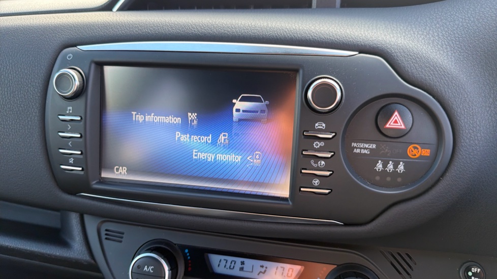 Toyota Yaris 1.5 Hybrid Excel 5dr CVT Hybrid Hatchback - Image 22