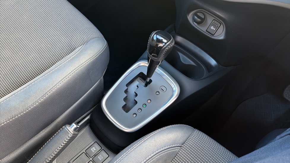 Toyota Yaris 1.5 Hybrid Excel 5dr CVT Hybrid Hatchback - Image 25