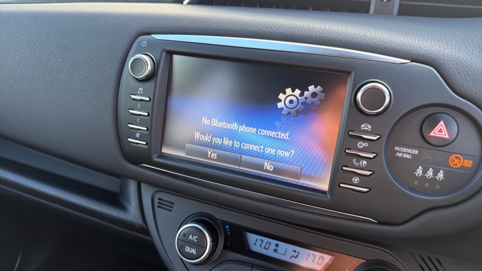 Toyota Yaris 1.5 Hybrid Excel 5dr CVT Hybrid Hatchback - Image 27