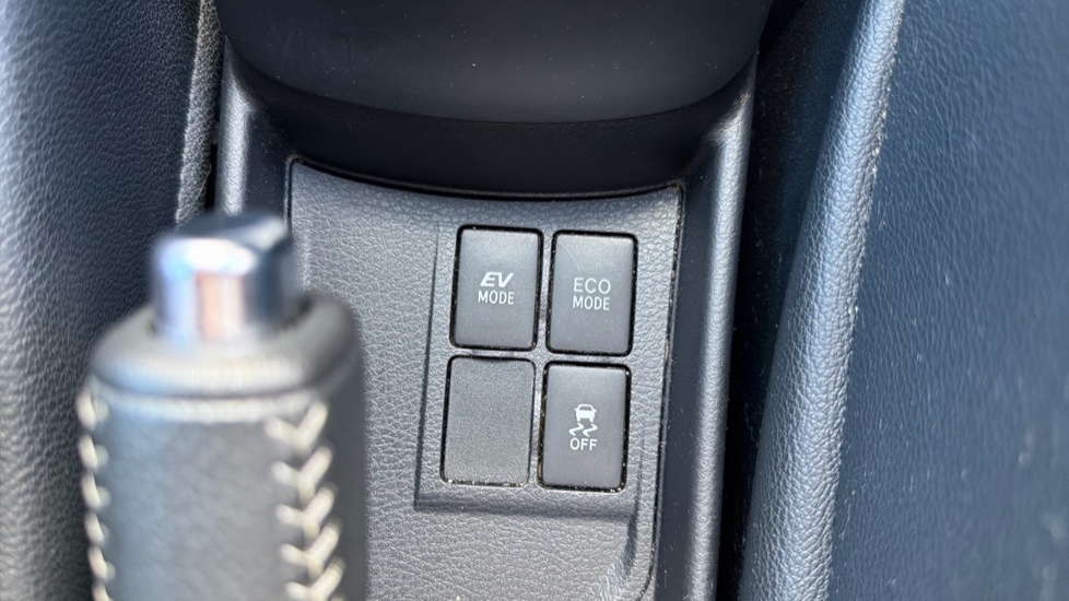Toyota Yaris 1.5 Hybrid Excel 5dr CVT Hybrid Hatchback - Image 28