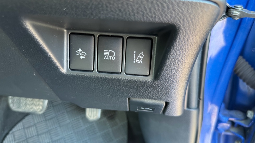 Toyota Yaris 1.5 Hybrid Excel 5dr CVT Hybrid Hatchback - Image 30