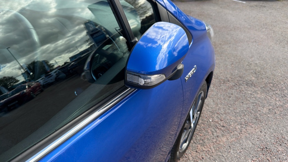 Toyota Yaris 1.5 Hybrid Excel 5dr CVT Hybrid Hatchback - Image 32
