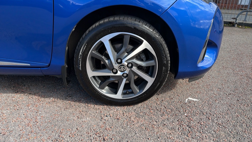 Toyota Yaris 1.5 Hybrid Excel 5dr CVT Hybrid Hatchback - Image 34