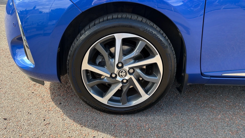 Toyota Yaris 1.5 Hybrid Excel 5dr CVT Hybrid Hatchback - Image 38