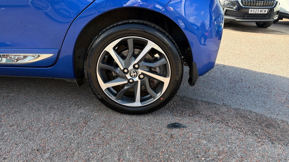 Toyota Yaris 1.5 Hybrid Excel 5dr CVT Hybrid Hatchback - Image 39