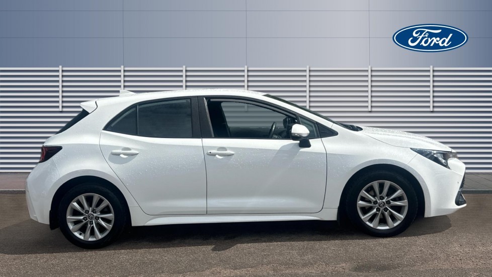 Toyota Corolla 1.8 Hybrid Icon 5dr CVT Hybrid Hatchback - Image 5