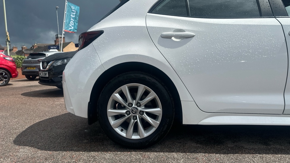 Toyota Corolla 1.8 Hybrid Icon 5dr CVT Hybrid Hatchback - Image 7