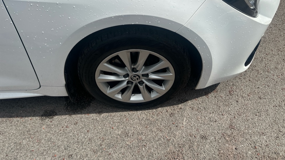 Toyota Corolla 1.8 Hybrid Icon 5dr CVT Hybrid Hatchback - Image 34