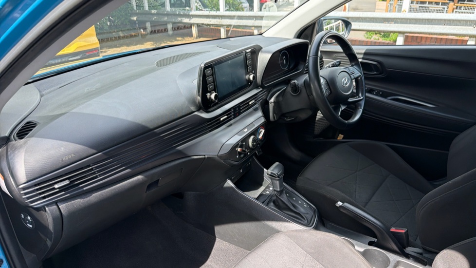 Hyundai BAYON 1.0 TGDi 48V MHEV SE Connect 5dr DCT Petrol Hatchback - Image 9