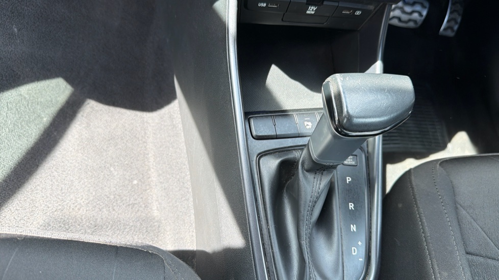 Hyundai BAYON 1.0 TGDi 48V MHEV SE Connect 5dr DCT Petrol Hatchback - Image 13