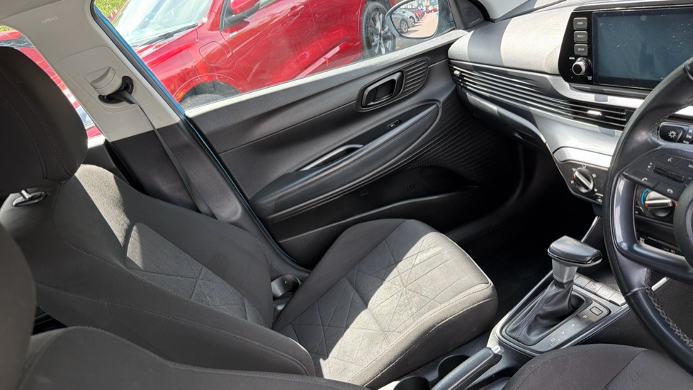 Hyundai BAYON 1.0 TGDi 48V MHEV SE Connect 5dr DCT Petrol Hatchback - Image 14