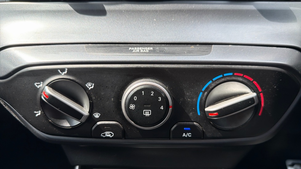 Hyundai BAYON 1.0 TGDi 48V MHEV SE Connect 5dr DCT Petrol Hatchback - Image 27