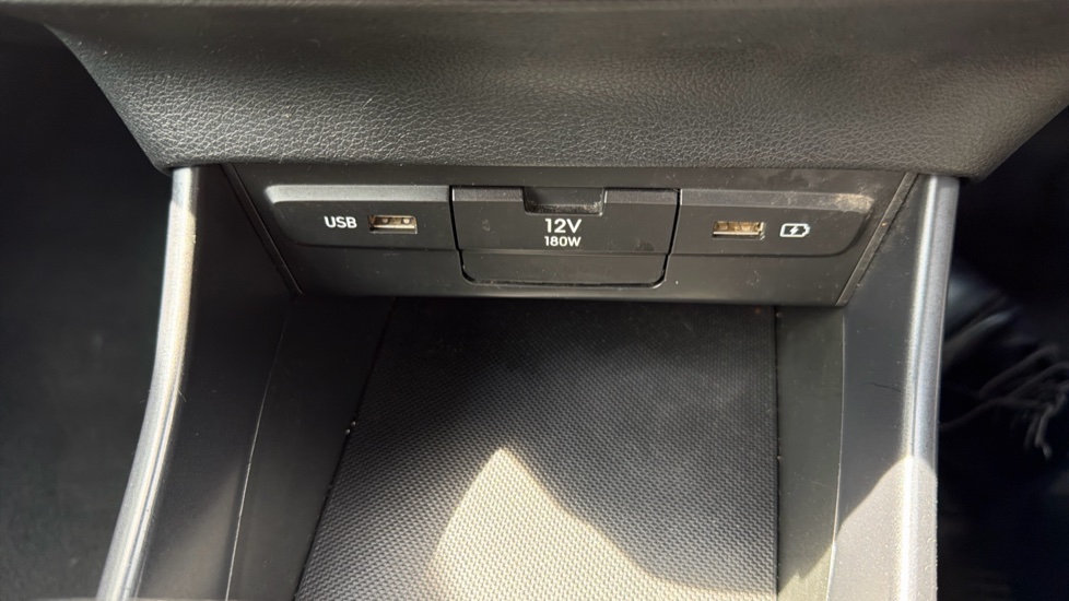 Hyundai BAYON 1.0 TGDi 48V MHEV SE Connect 5dr DCT Petrol Hatchback - Image 28