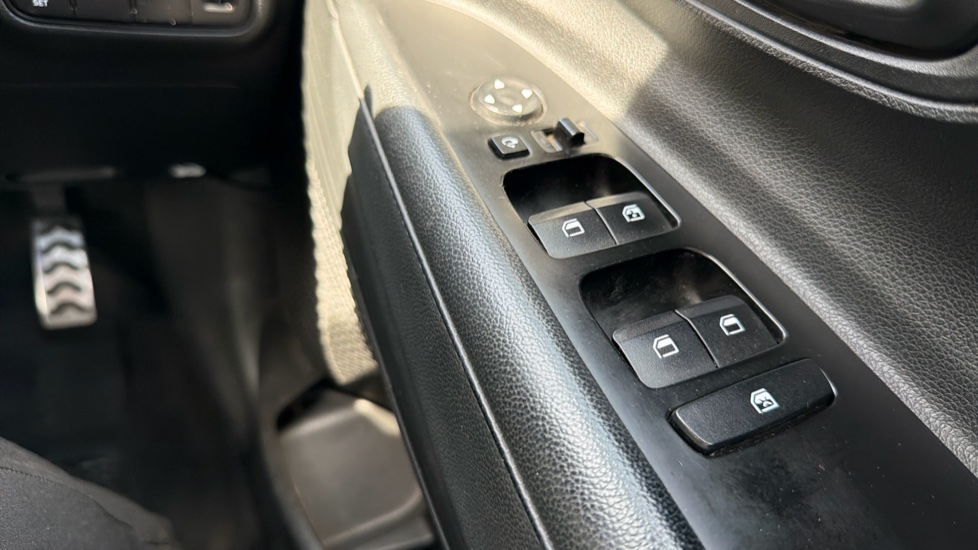 Hyundai BAYON 1.0 TGDi 48V MHEV SE Connect 5dr DCT Petrol Hatchback - Image 36