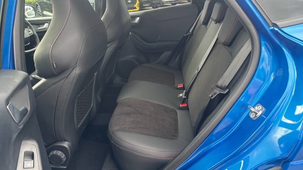 Ford Puma ST 1.0 EcoBoost Hybrid mHEV 170 ST 5dr DCT Petrol Hatchback - Image 16
