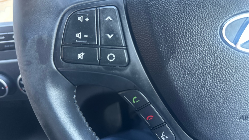 Hyundai i10 1.0 Go SE 5dr Petrol Hatchback - Image 26
