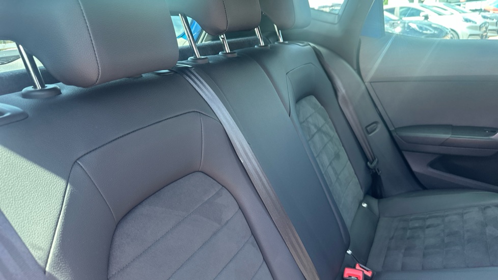 SEAT Arona 1.0 TSI 115 FR Sport 5dr DSG Petrol Hatchback - Image 15