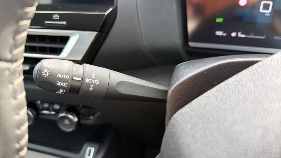 Citroen C4 1.2 PureTech You 5dr Petrol Hatchback - Image 31