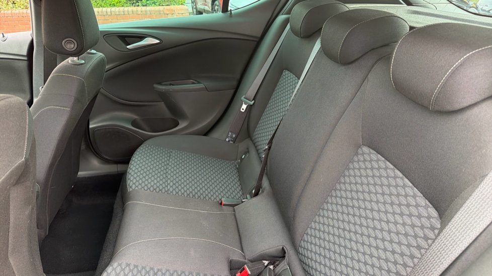 Vauxhall Astra 1.2 Turbo 130 Business Edition Nav 5dr Petrol Hatchback - Image 16