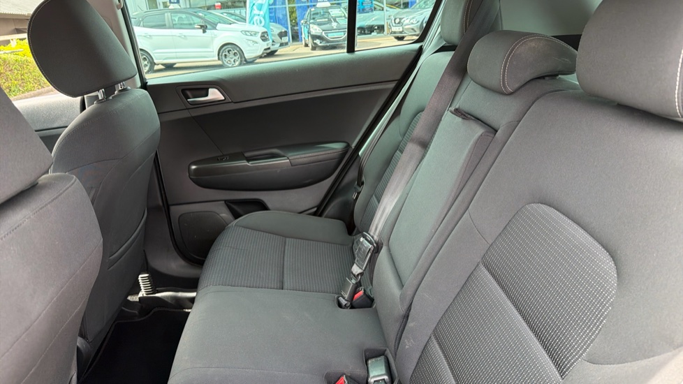Kia Sportage 1.7 CRDi ISG 2 5dr Diesel Estate - Image 16