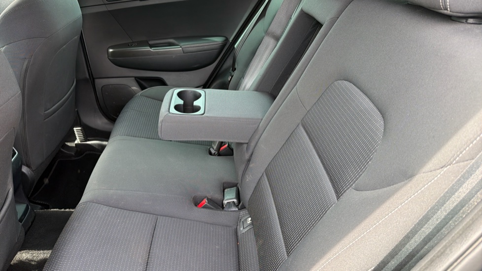 Kia Sportage 1.7 CRDi ISG 2 5dr Diesel Estate - Image 22