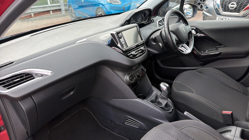 Peugeot 208 1.2 PureTech 82 Allure 5dr Petrol Hatchback - Image 9