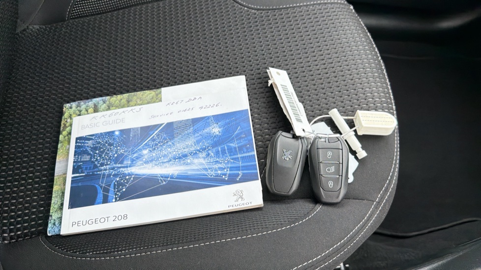 Peugeot 208 1.2 PureTech 82 Allure 5dr Petrol Hatchback - Image 19