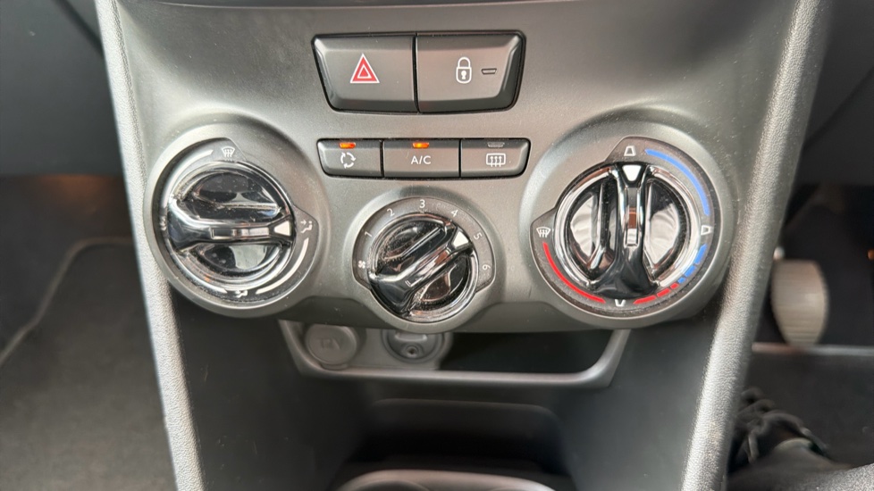 Peugeot 208 1.2 PureTech 82 Allure 5dr Petrol Hatchback - Image 28