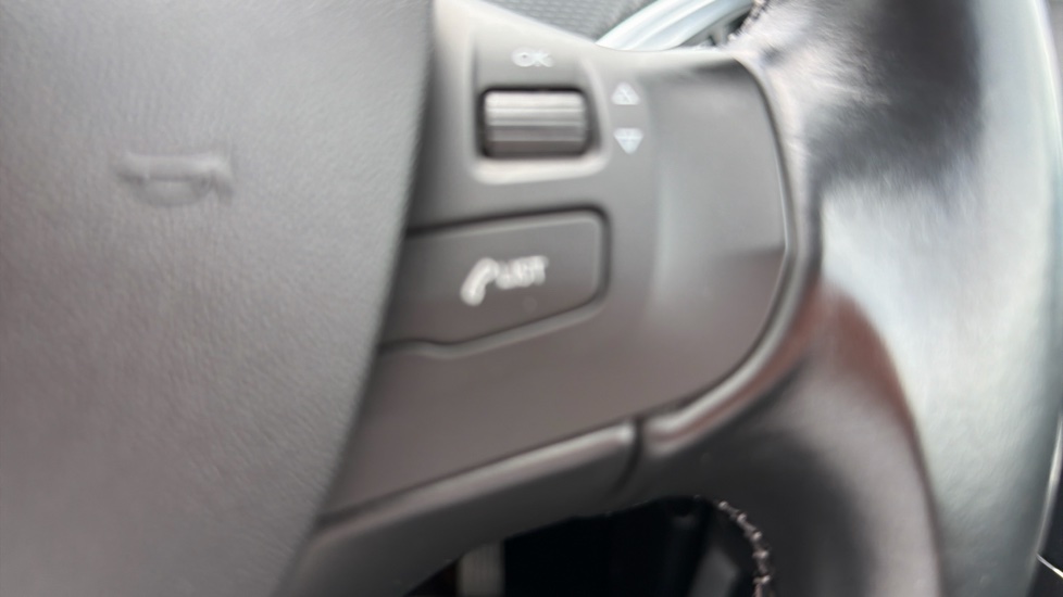 Peugeot 208 1.2 PureTech 82 Allure 5dr Petrol Hatchback - Image 34