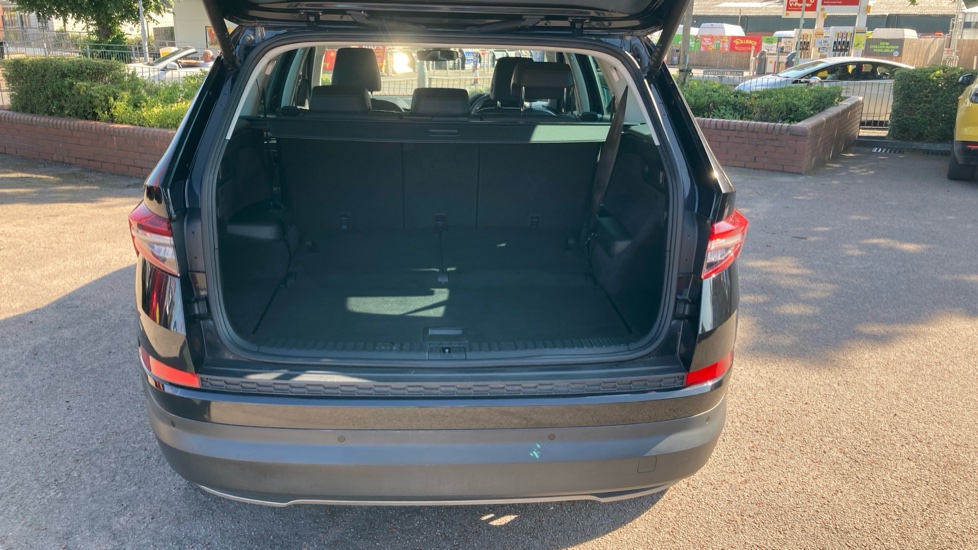 Skoda Kodiaq 1.5 TSI SE L Executive 5dr DSG [7 Seat] Petrol Estate - Image 4