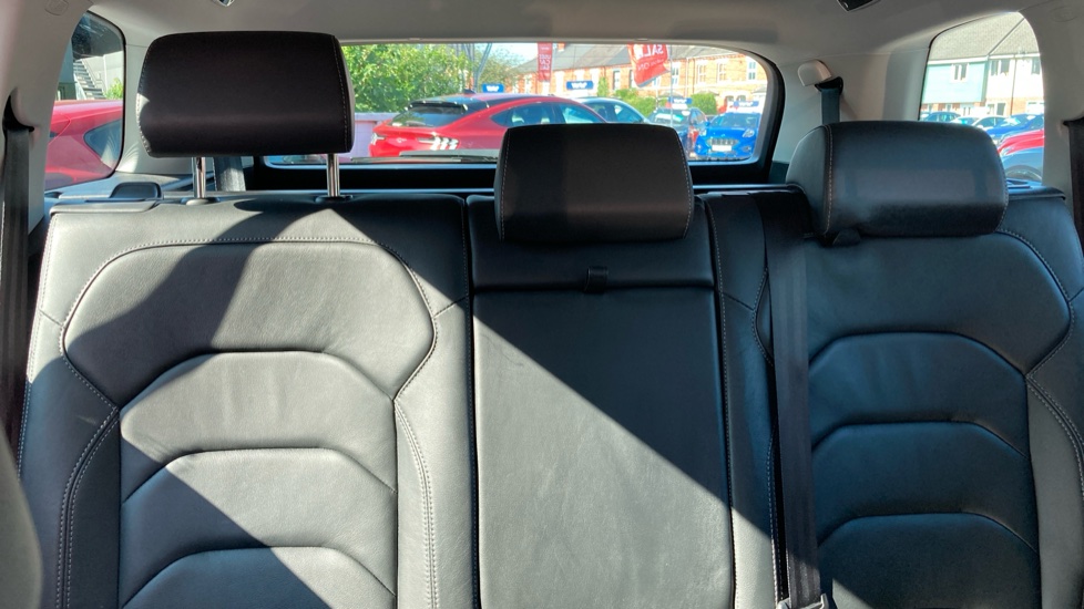 Skoda Kodiaq 1.5 TSI SE L Executive 5dr DSG [7 Seat] Petrol Estate - Image 15