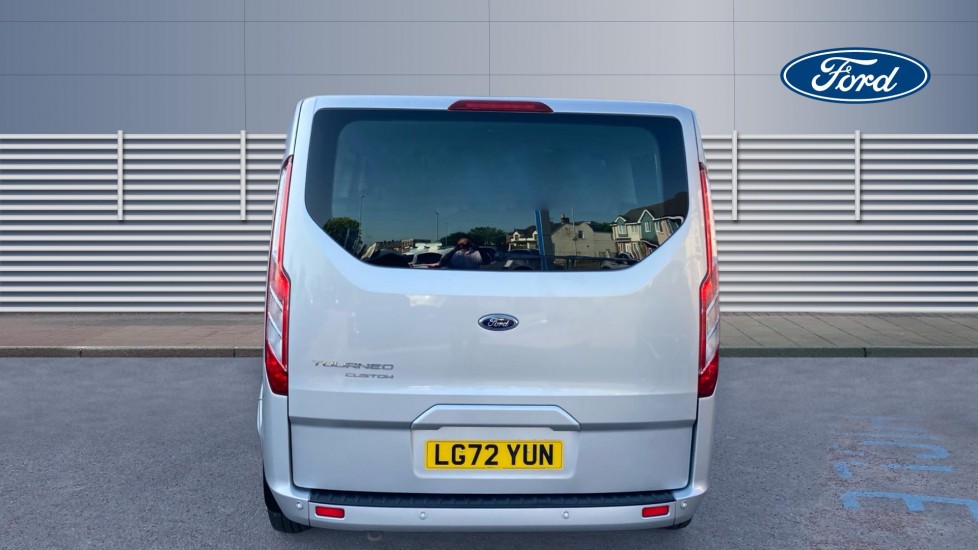 Ford Tourneo Custom Transit Custom Tourneo L2 Diesel Fwd 2.0 EcoBlue 130ps Low Roof 8 Seater Titanium - Image 6