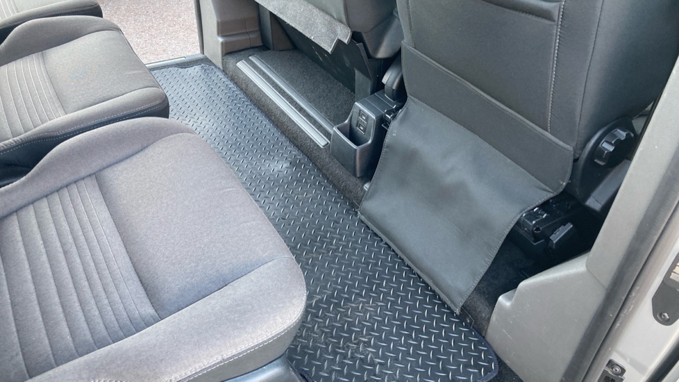 Ford Tourneo Custom Transit Custom Tourneo L2 Diesel Fwd 2.0 EcoBlue 130ps Low Roof 8 Seater Titanium - Image 25