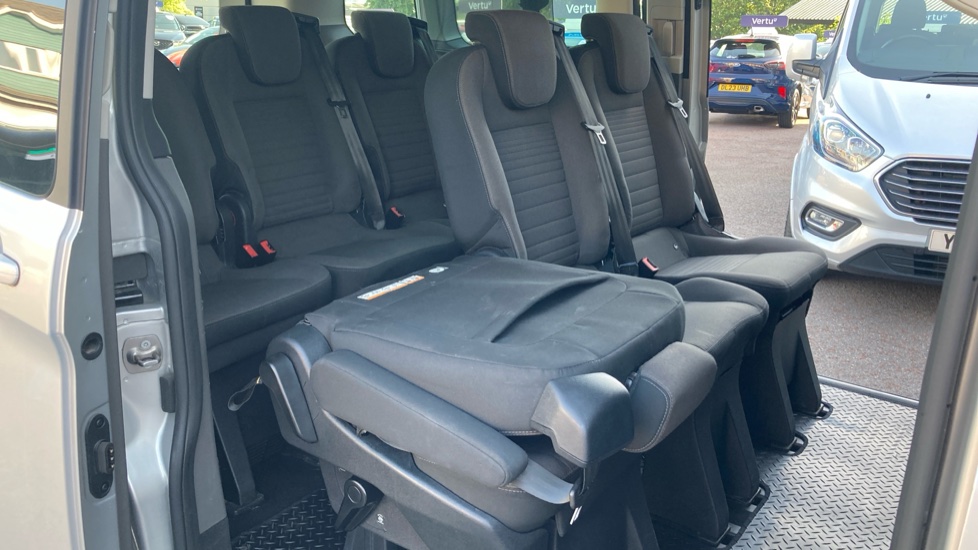 Ford Tourneo Custom Transit Custom Tourneo L2 Diesel Fwd 2.0 EcoBlue 130ps Low Roof 8 Seater Titanium - Image 26