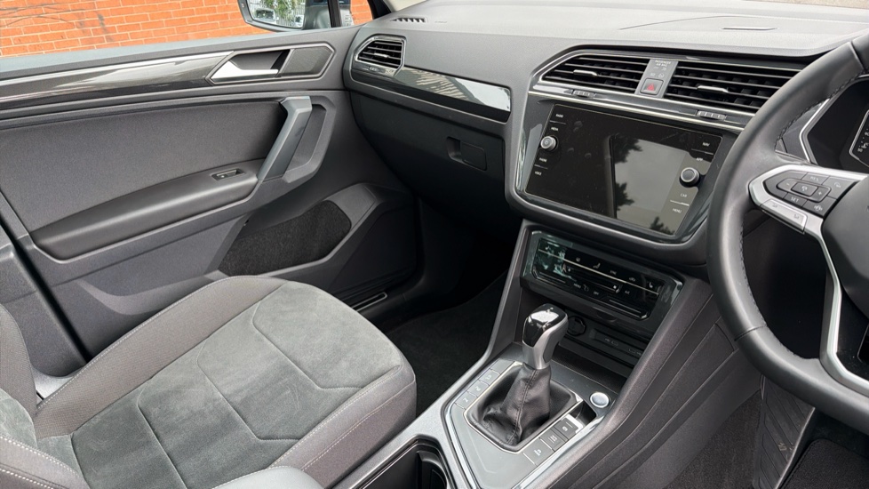 Volkswagen Tiguan 1.5 TSI 150 Elegance 5dr DSG Petrol Estate - Image 14