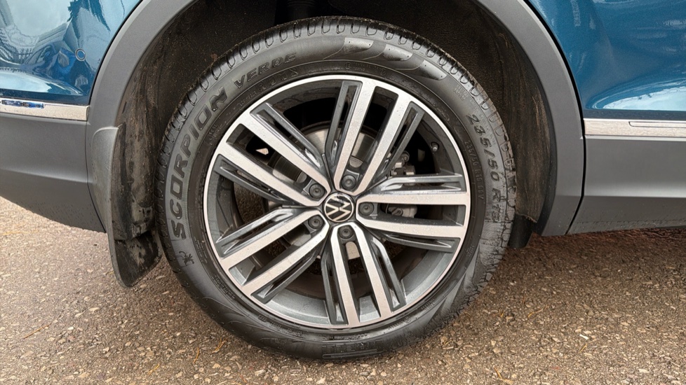 Volkswagen Tiguan 1.5 TSI 150 Elegance 5dr DSG Petrol Estate - Image 22