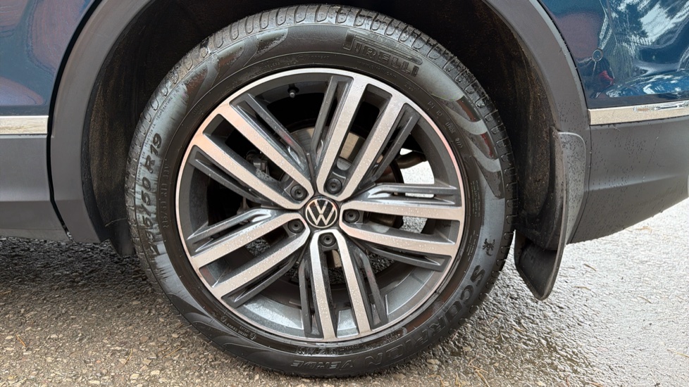 Volkswagen Tiguan 1.5 TSI 150 Elegance 5dr DSG Petrol Estate - Image 23