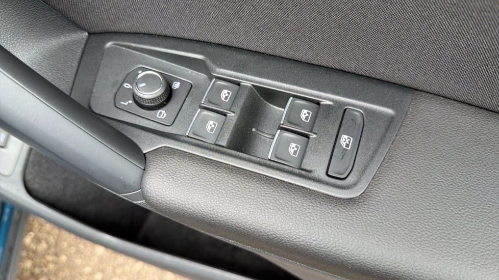 Volkswagen Tiguan 1.5 TSI 150 Elegance 5dr DSG Petrol Estate - Image 30
