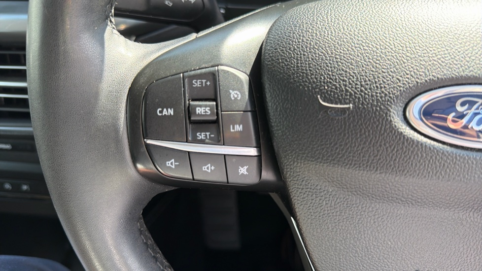 Ford Focus 1.0 EcoBoost Hybrid mHEV 155 Titanium X Ed 5dr Petrol Estate - Image 30