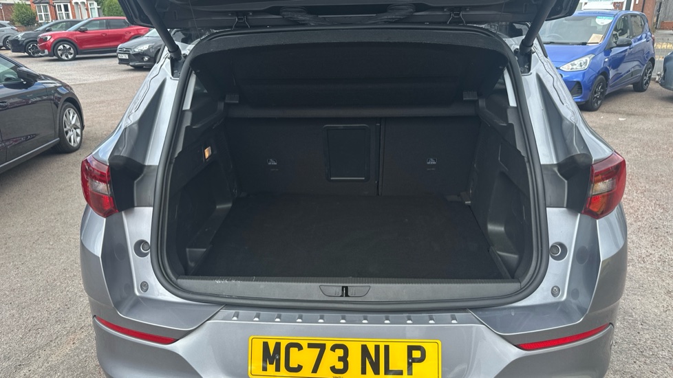 Vauxhall Grandland 1.2 Turbo Ultimate 5dr Petrol Hatchback - Image 4
