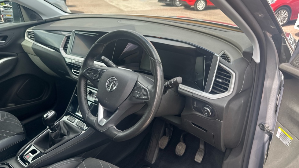 Vauxhall Grandland 1.2 Turbo Ultimate 5dr Petrol Hatchback - Image 11