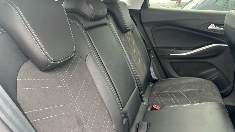 Vauxhall Grandland 1.2 Turbo Ultimate 5dr Petrol Hatchback - Image 15