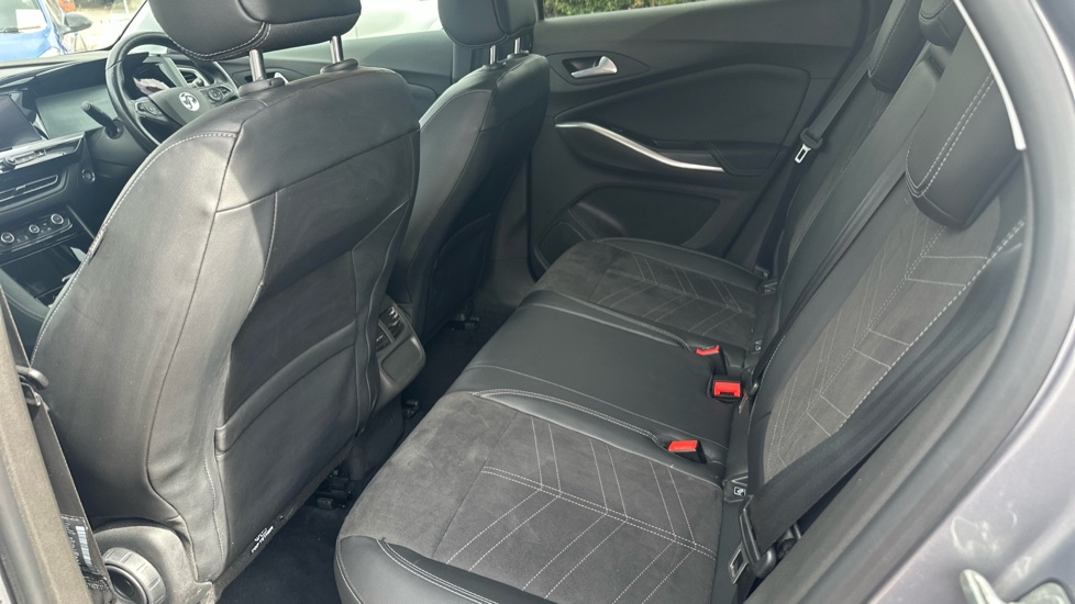Vauxhall Grandland 1.2 Turbo Ultimate 5dr Petrol Hatchback - Image 16